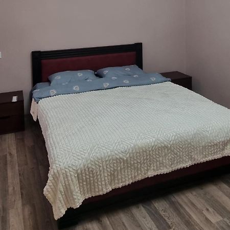 Затишна Квартира В Центрі Міста Ternopil Kültér fotó