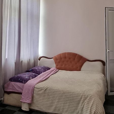 Затишна Квартира В Центрі Міста Ternopil Kültér fotó